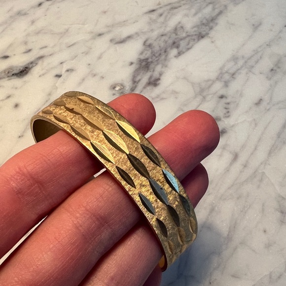 Vintage French gold plated faceted statement bangle - Picture 6 of 14